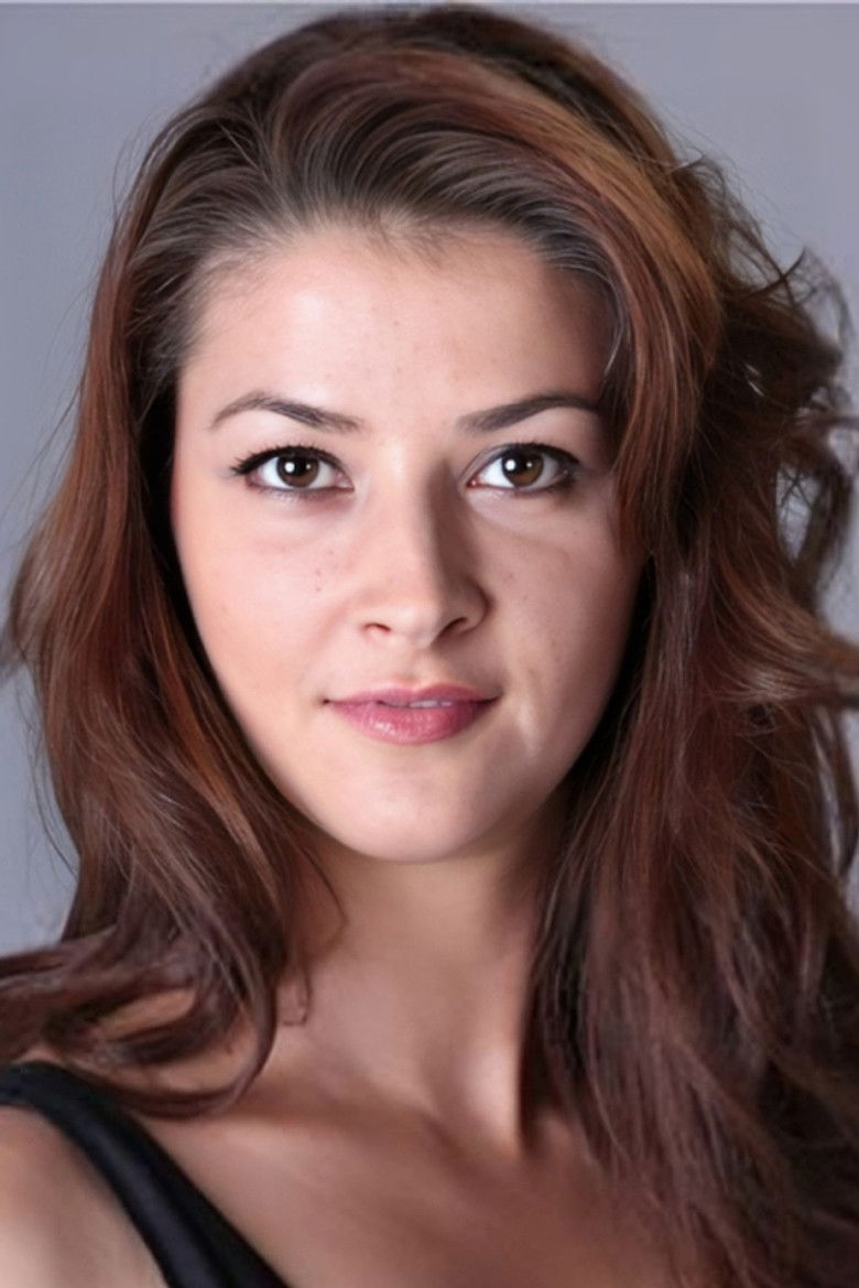 Ece Erişti portrait image