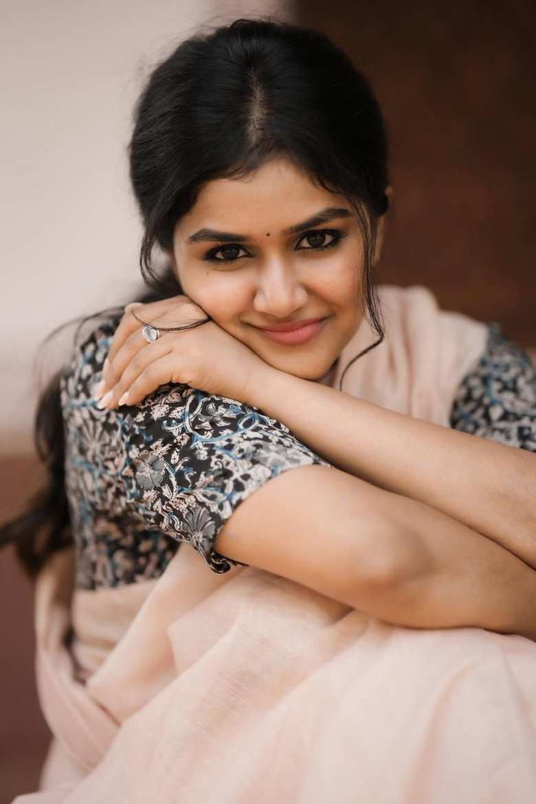 Sanjana Anand photo