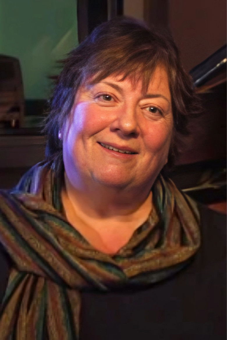 Laura Phillips portrait image