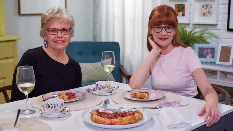 Still image for Mary's Kitchen Crush season 1 episode 1: Mary Loves Myra Still image for Mary's Kitchen Crush season 1 episode 1: Mary Loves Myra