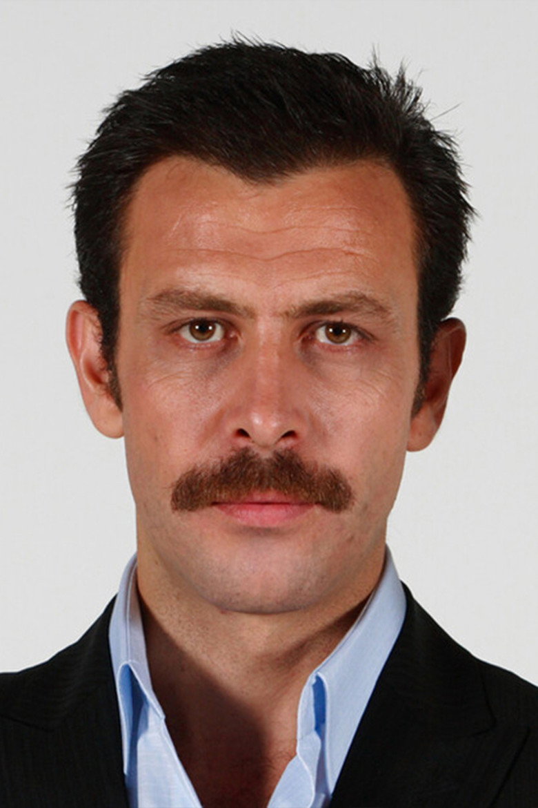 Nejat İşler photo 6