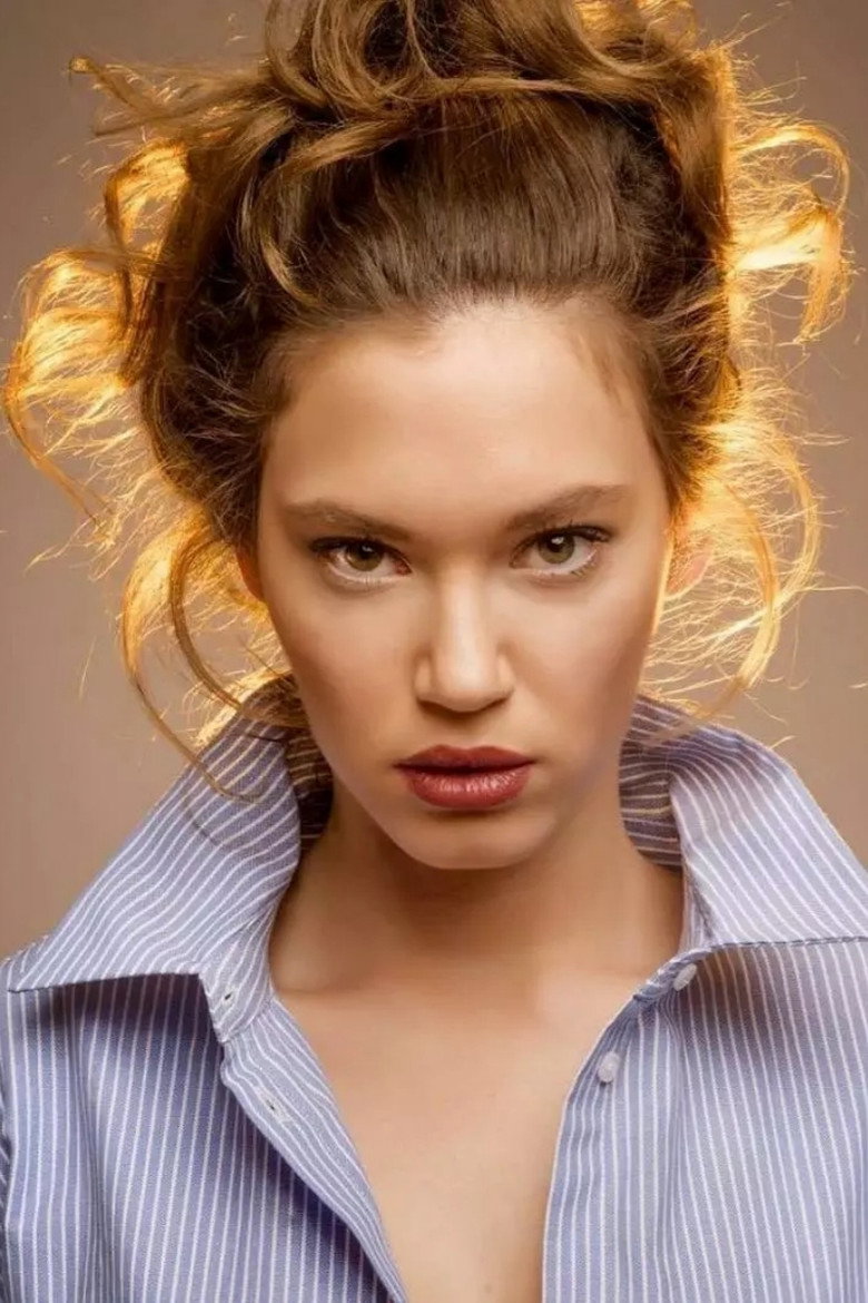 Melisa Şenolsun photo 5