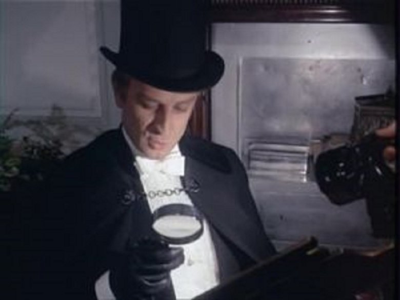 Still image for Arsène Lupin season 1 episode 1: The Crystal Stopper Still image for Arsène Lupin season 1 episode 1: The Crystal Stopper