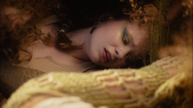 Isolde still 3