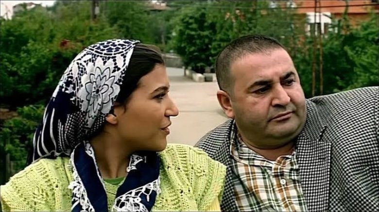 Yaşar Ne Yaşar Ne Yaşamaz main backdrop