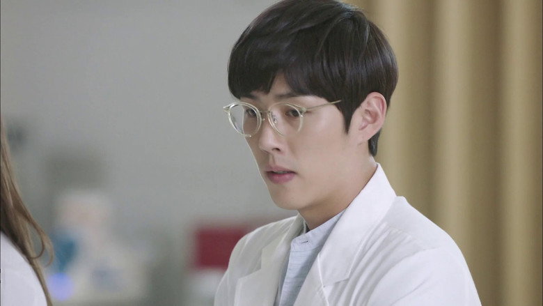 Still from Doctors - Season 1 Episode 11