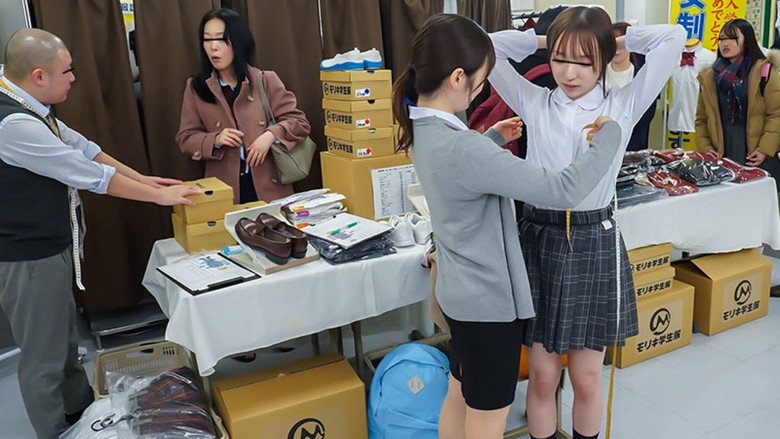 学校指定猥褻測定。制服採寸で、無垢な女子のムフフな身体をイタズラし放題!?