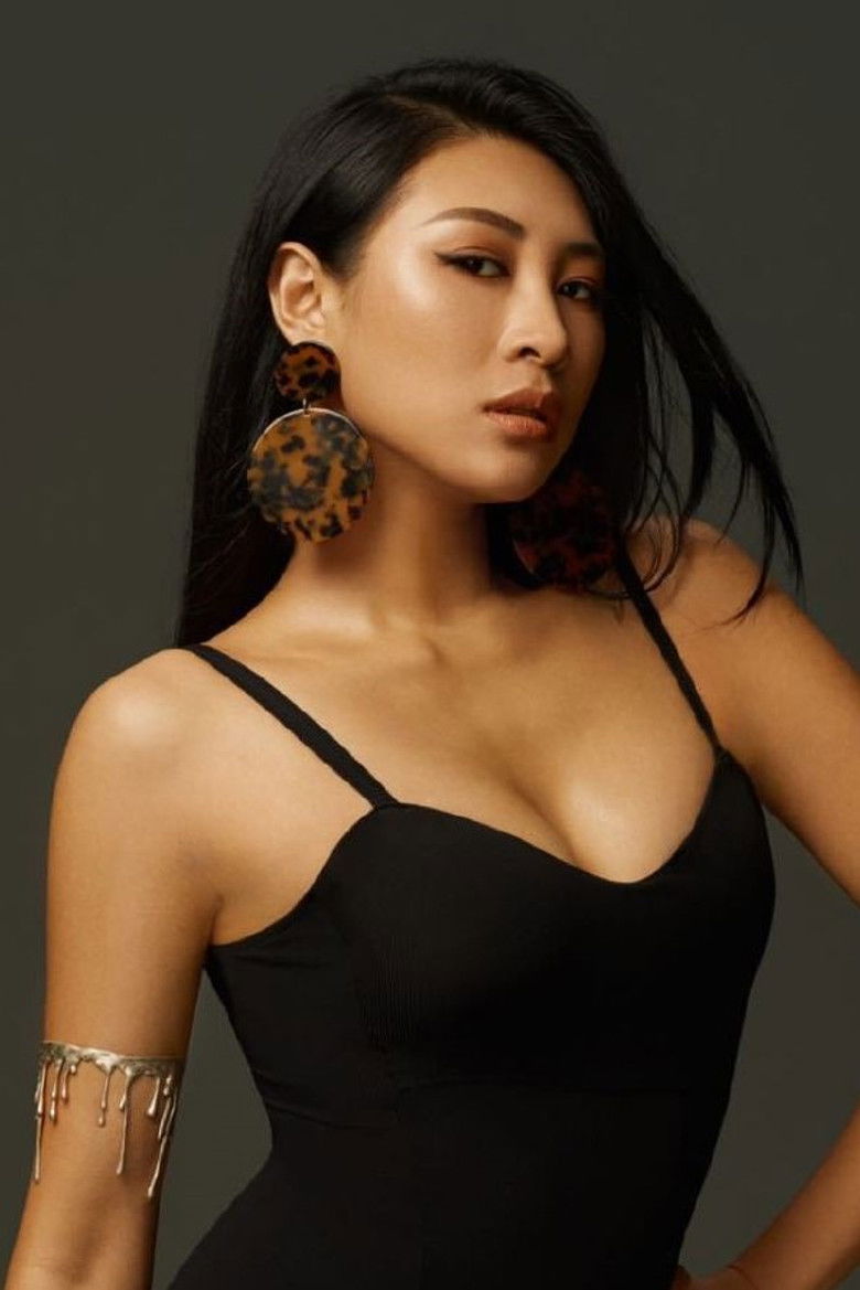 淡淡 portrait image