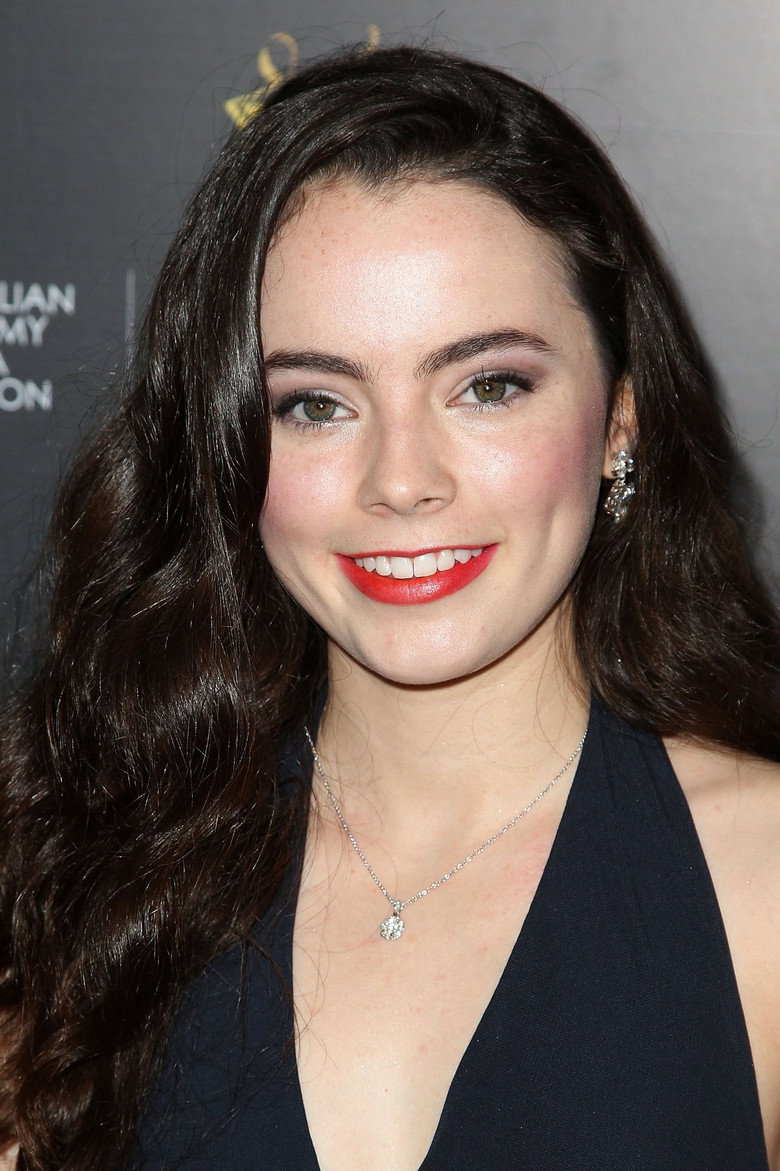 Freya Tingley photo