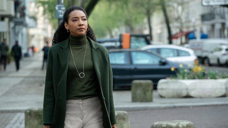 Still from Counterpart - Season 2 Episode 3