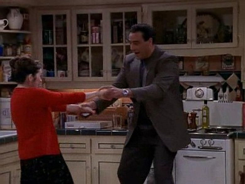 S03E24 Watch Everybody Loves Raymond Online