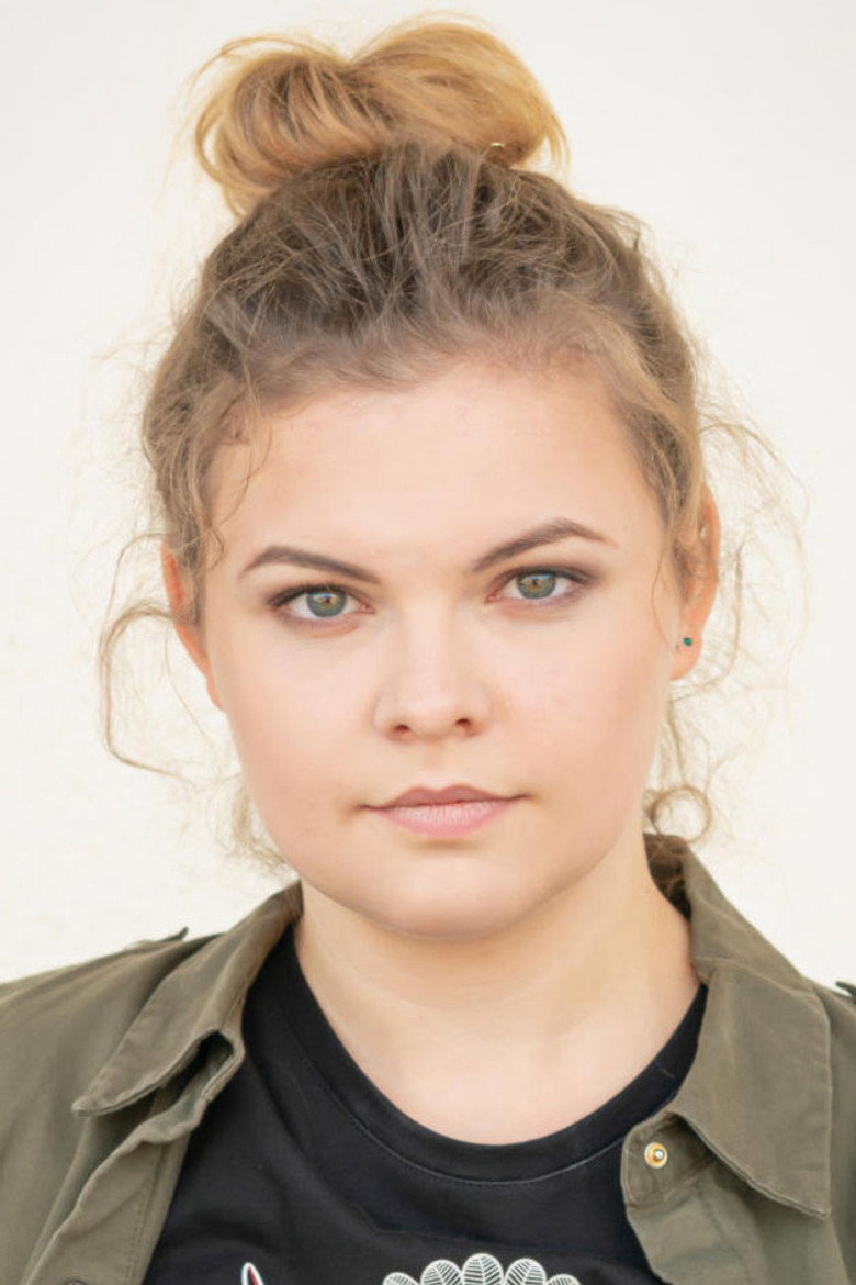 Laura Kronauerová portrait