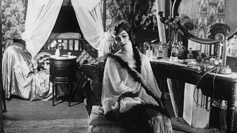 Image d'arrière-plan 3 du film Der Golem und die Tänzerin