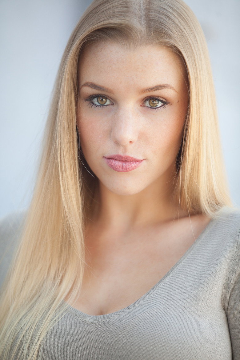 Emily Peachey photo 3