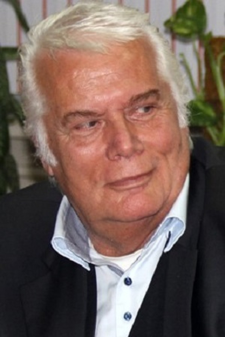 Tamer Yiğit photo