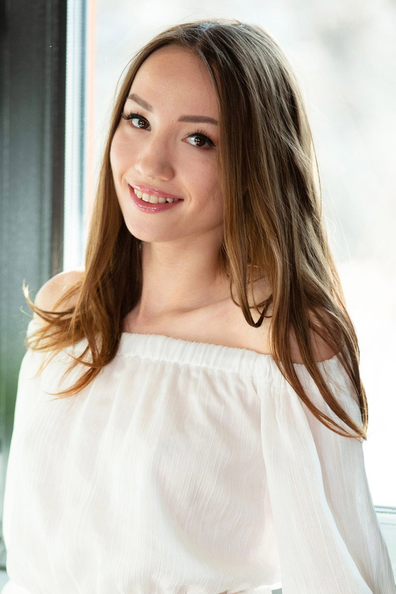 Kate Quinn photo