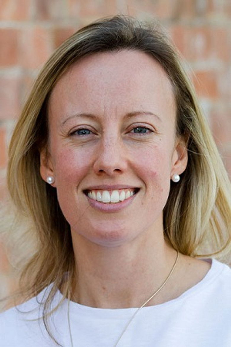 Vicki Cardwell portrait image