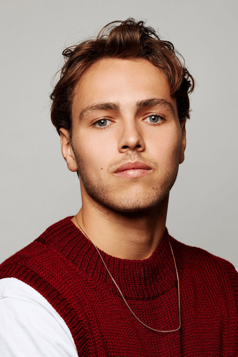 Mika de Pee portrait image