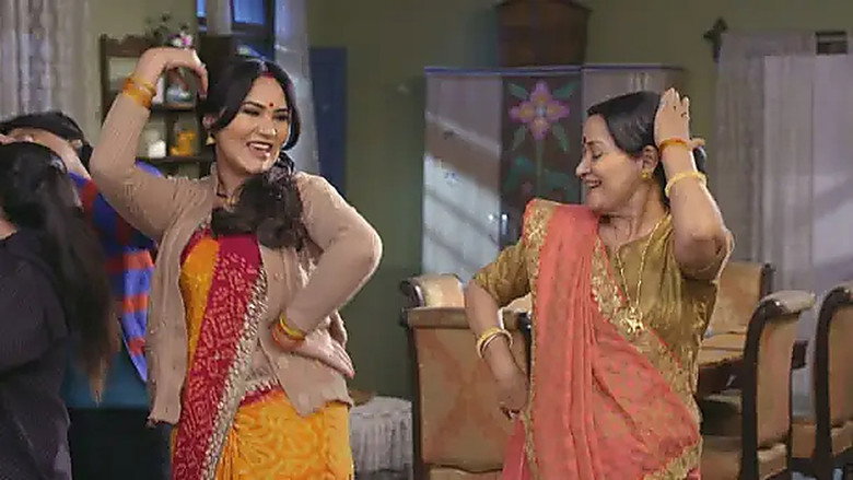 Happu burns the commissioner’s hair - Happu Ki Ultan Paltan