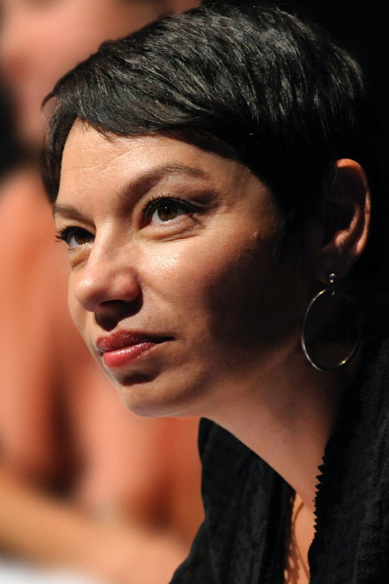 Claire Paoletti portrait image