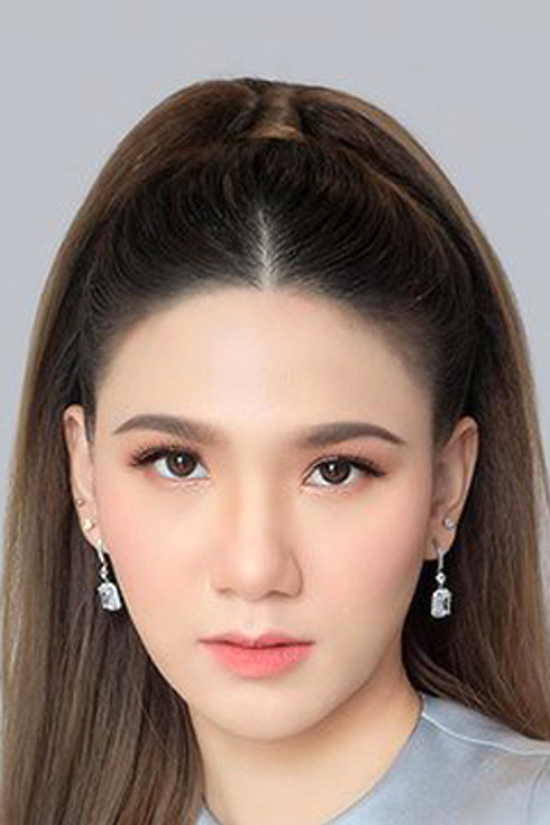 Alice Arisara Taveemunputtakarn portrait