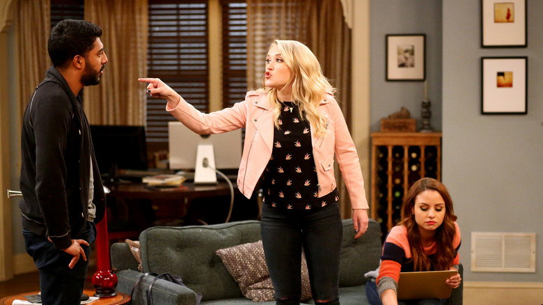 Still from Young & Hungry - Season 5 Episode 9