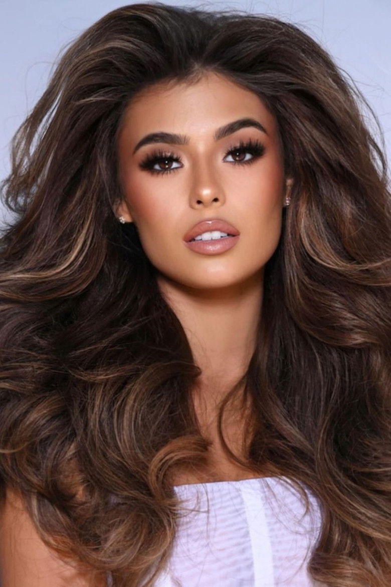 Elle Hinojosa portrait image