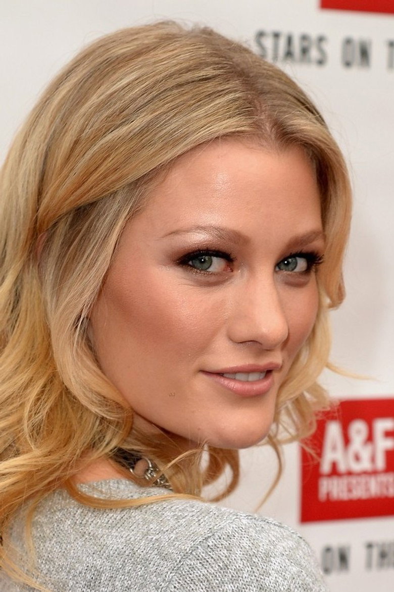 Ashley Hinshaw photo