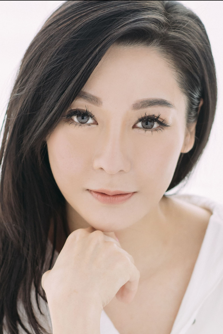 Sharon Luk Sze-Wan photo 3