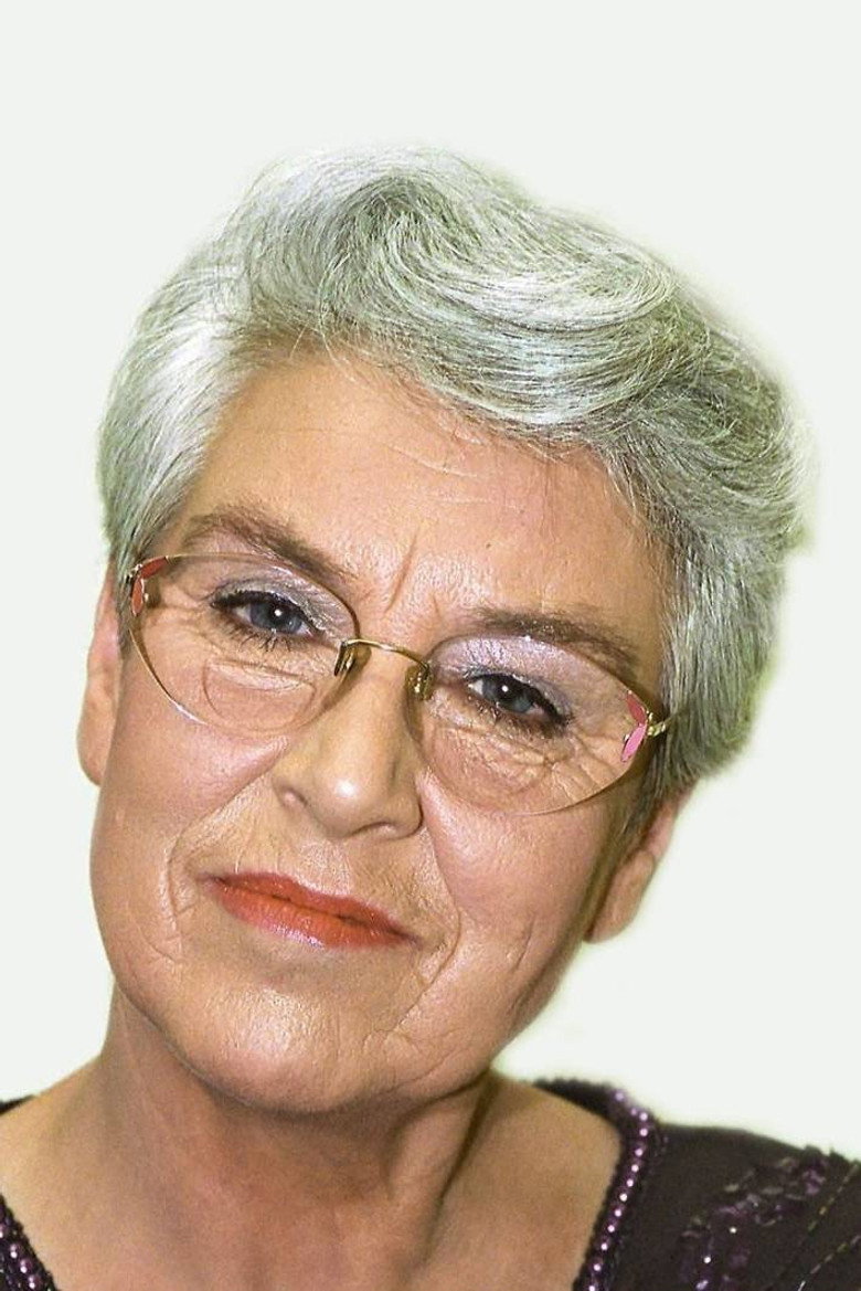 Julia Axen portrait
