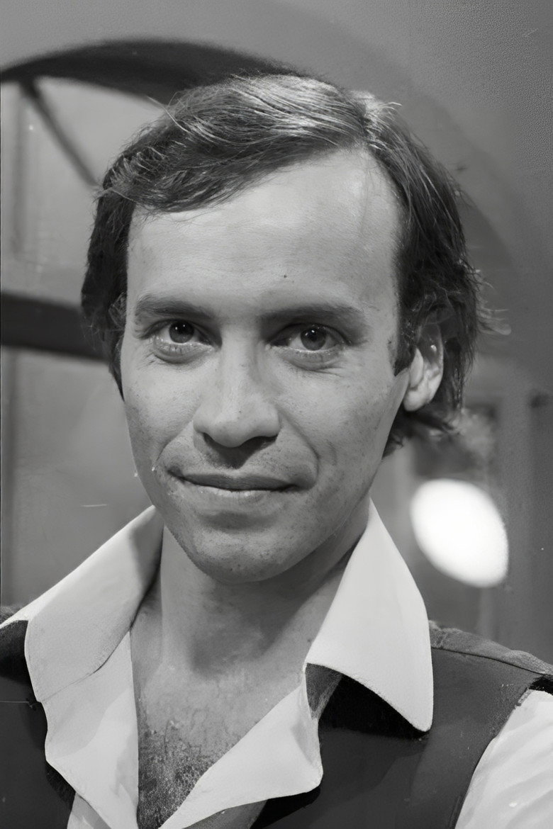 Clóvis Mariano portrait