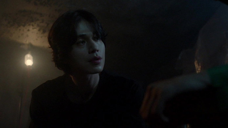Still from Strangers from Hell - Season 1 Episode 9