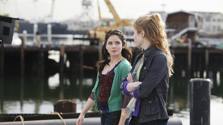 Still from The Nine Lives of Chloe King - ซีซัน 1 ตอน 7