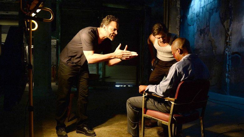 Still from Graceland - Season 3 Episode 9