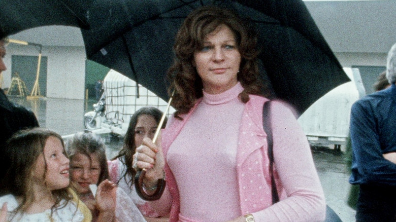 Still from The Lady and the Dale - Season 1 Episode 3