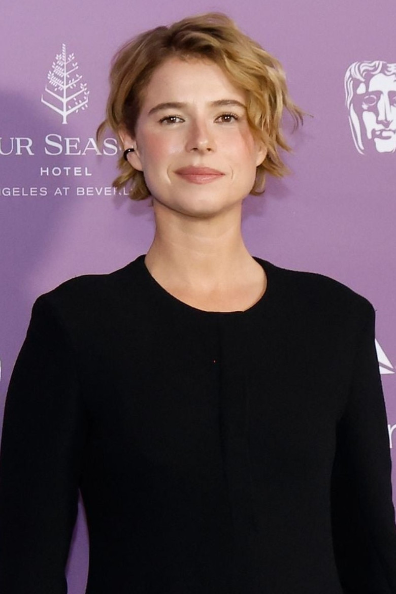 Jessie Buckley photo