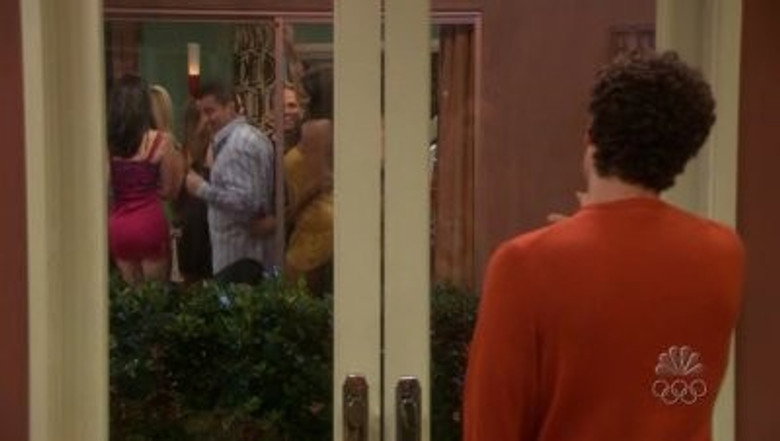 Still from Joey - Season 2 Episode 10
