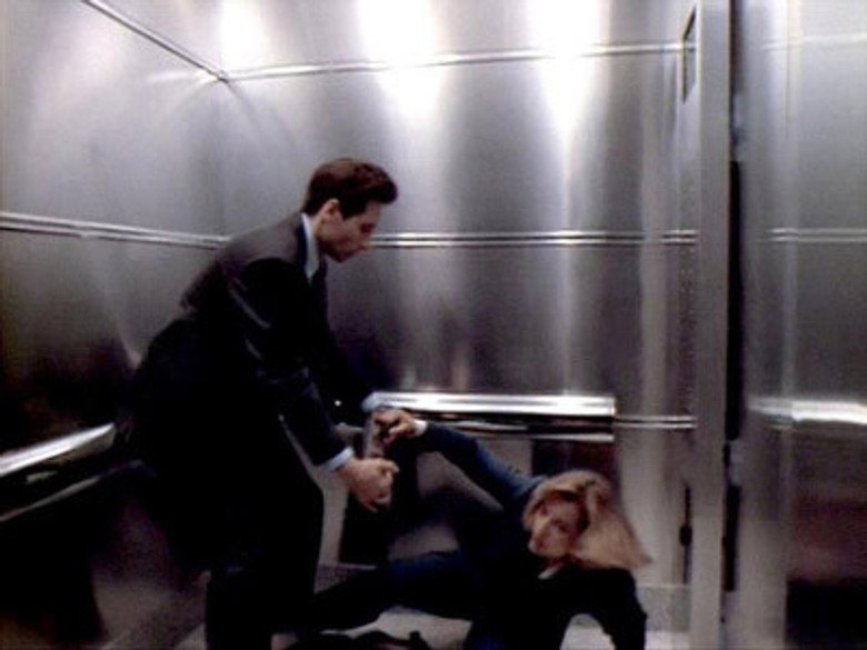 The X-Files S01E07 — Ghost in the Machine episode still
