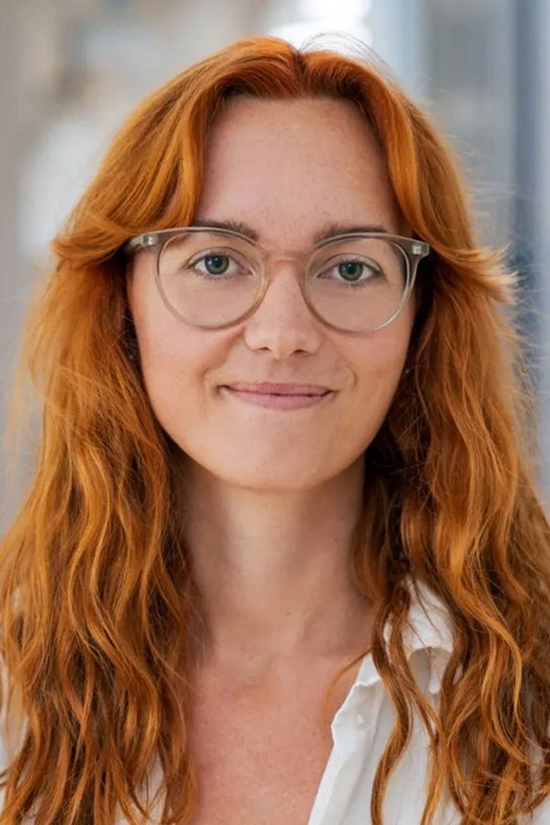 Emma Poppe portrait image