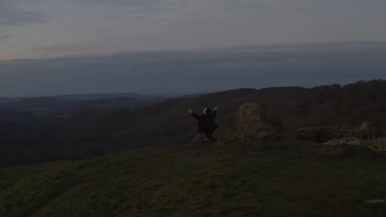 Image d'arrière-plan 8 du film 2025: The World Enslaved by a Virus