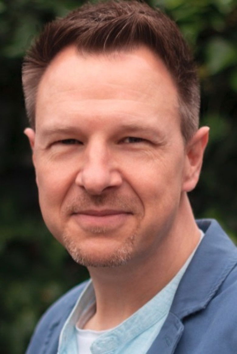 Mike van der Lee portrait image