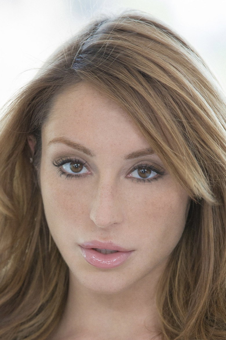 Christiana Cinn photo 4