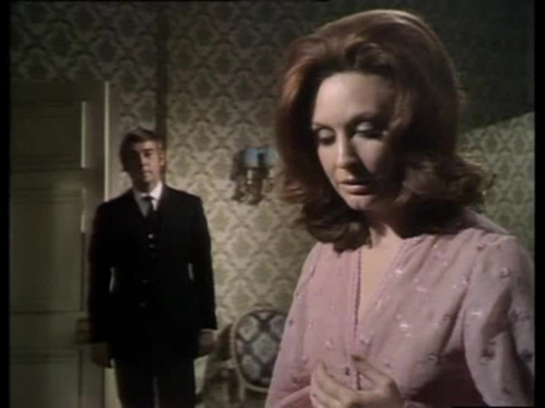 S02E05 – Ring Once for Death