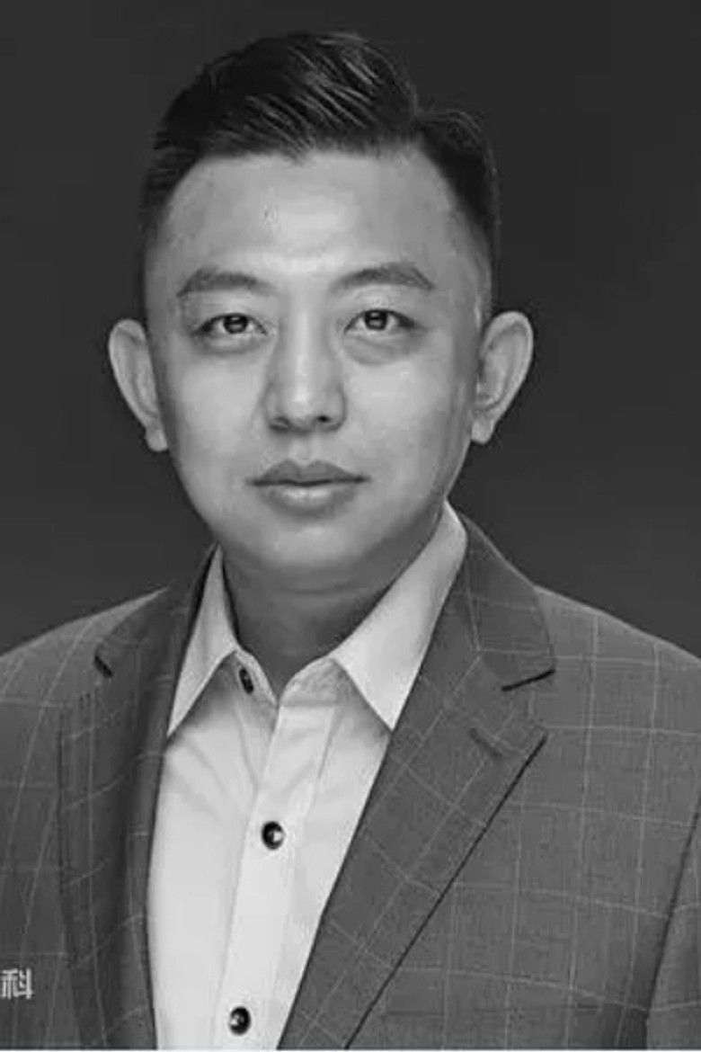 王伟 portrait image