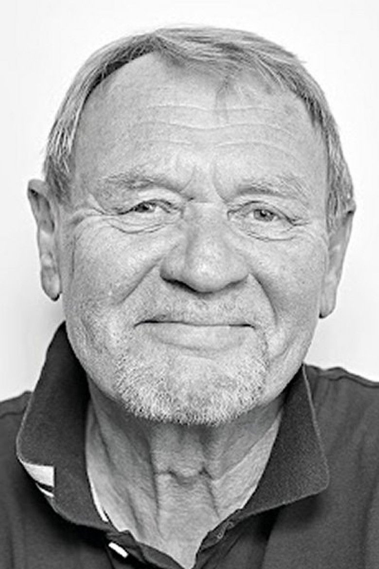 Svend Abrahamsen portrait image
