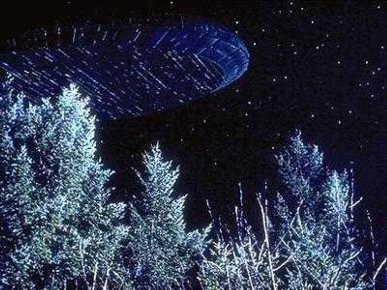 The X-Files S01E17 — E.B.E. episode still