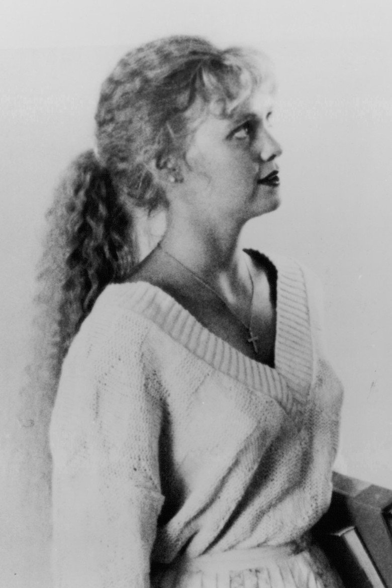 Wendy Lyon photo 9