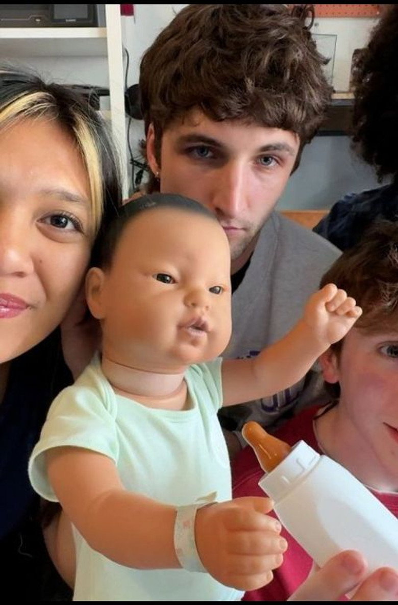 Imatge de Raising a baby as a heteroplatonic multiracial polycule
