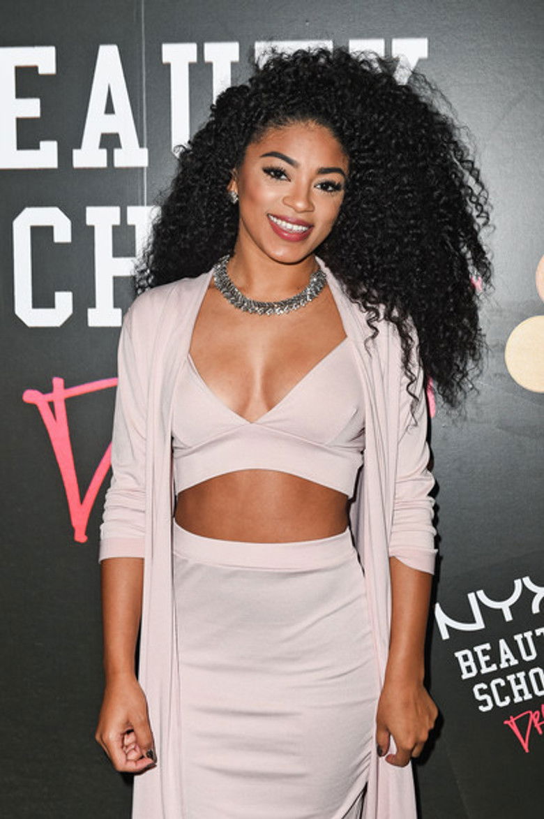 Jasmine Lowson portrait image