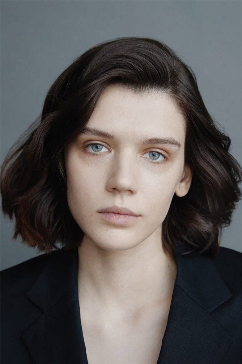 Anastasiya Krasovskaya photo 6